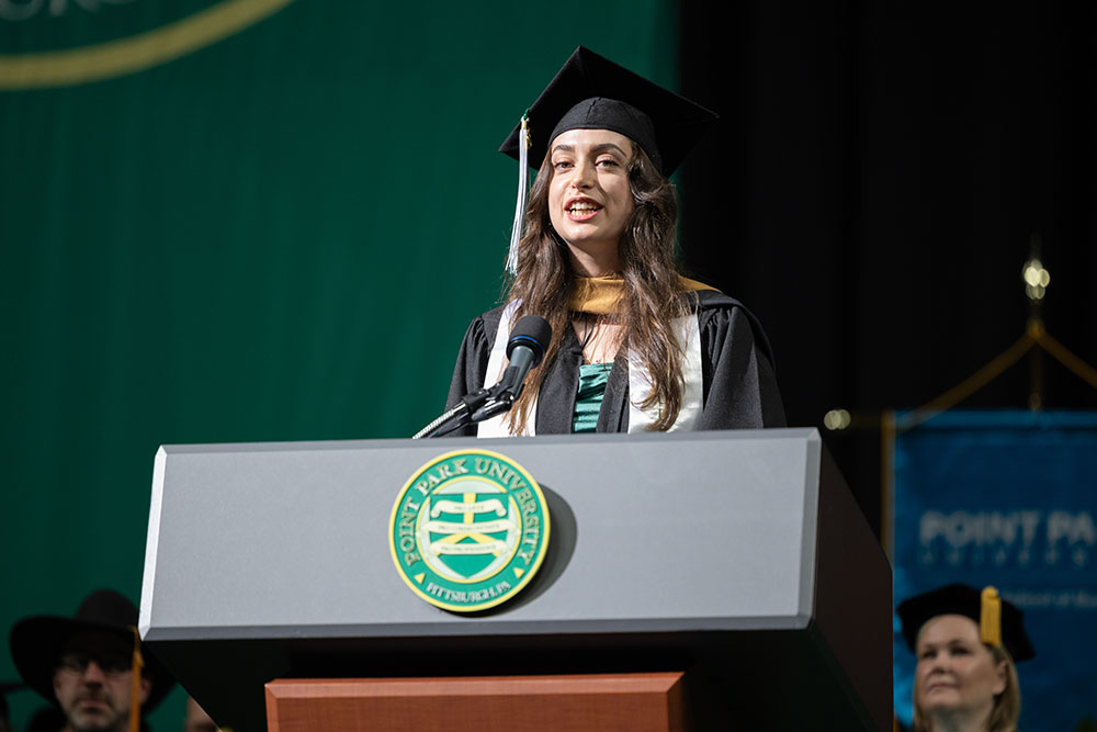 Guilia-Folodor-Hooding_1000.jpg